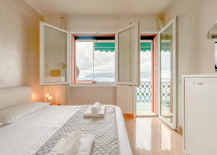 Sea House *